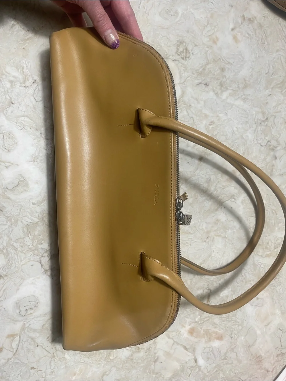 Furla Elegant & Sleek Leather Baguette Shoulder Bag